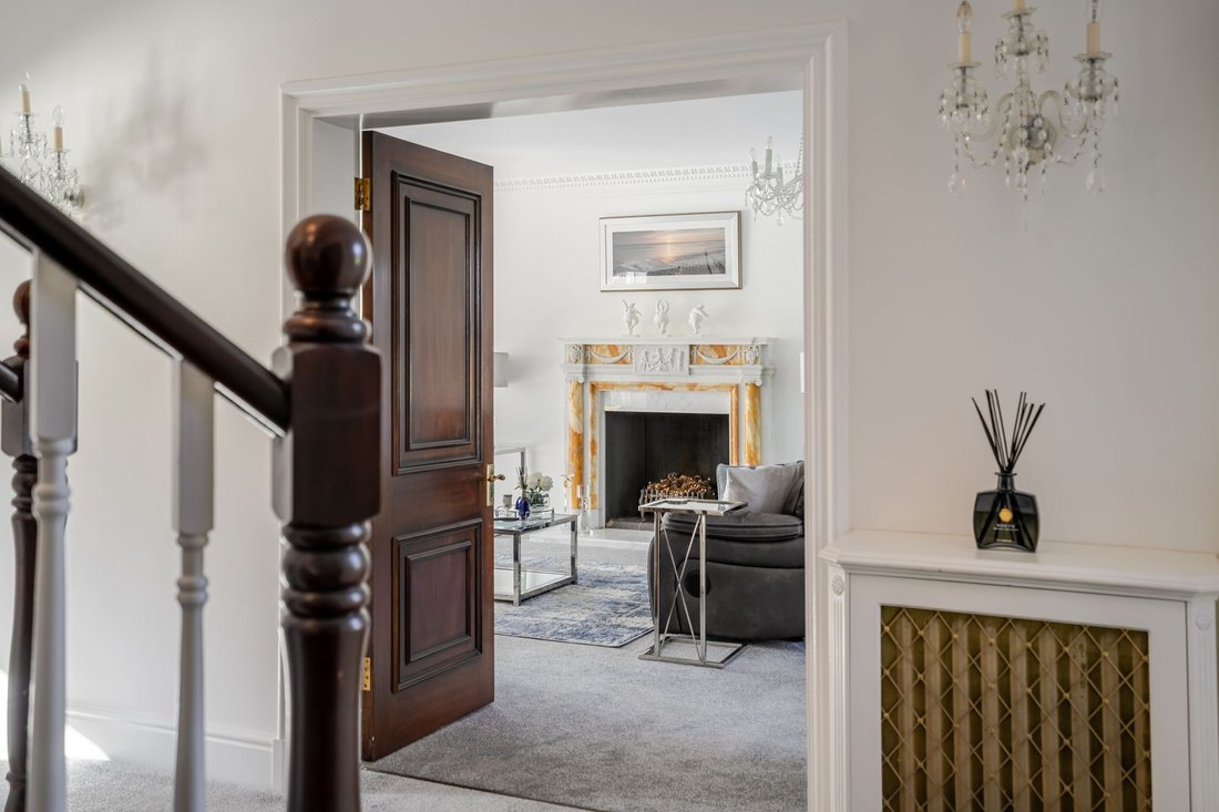 House in Sunninghill, England 4 - 17484472
