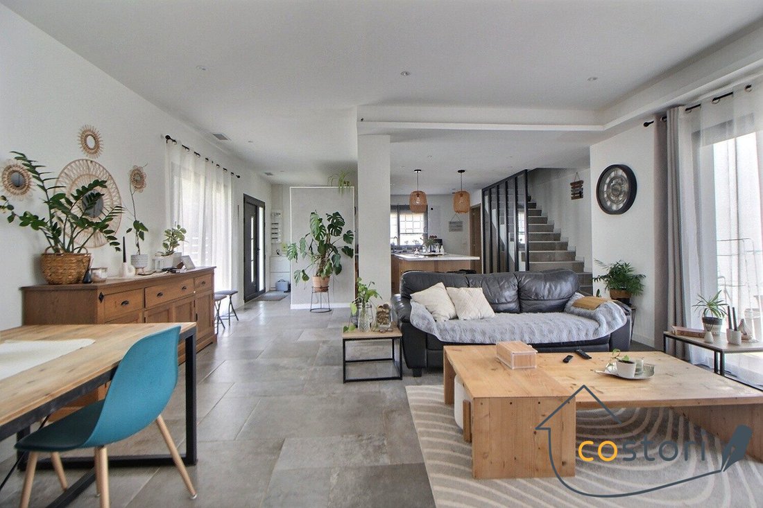 Villa in Trans-en-Provence, Provence-Alpes-Côte d'Azur, France 2 - 17489232