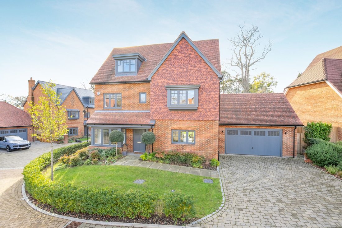 House in Sunninghill, England 1 - 17484962