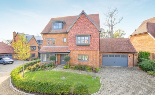 House in Sunninghill, England 1