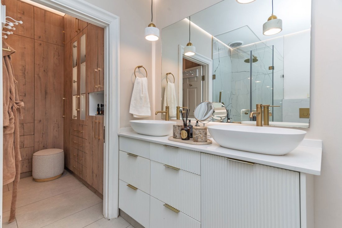 Estate in Cape Town, Western Cape, South Africa 5 - 17484911
