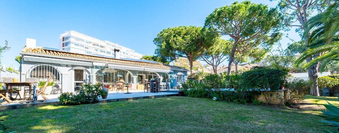 Villa in Marbella, Andalusia, Spain 5 - 17282239