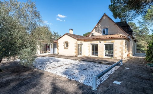House in Le Bourg, Coulounieix-Chamiers, France 1
