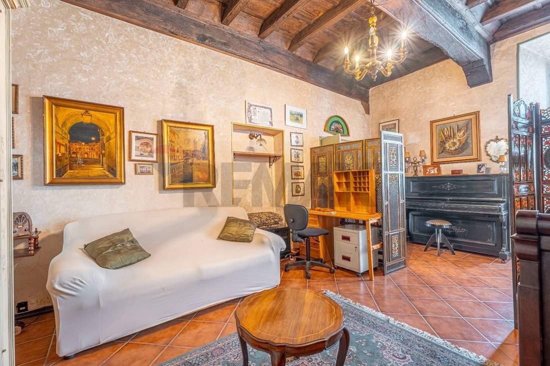 Castello a Buronzo, Piemonte, Italia 5 - 17488935