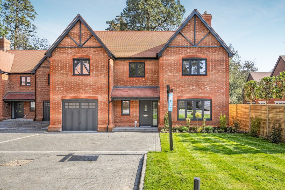 House in Ascot, England 1 - 17489707