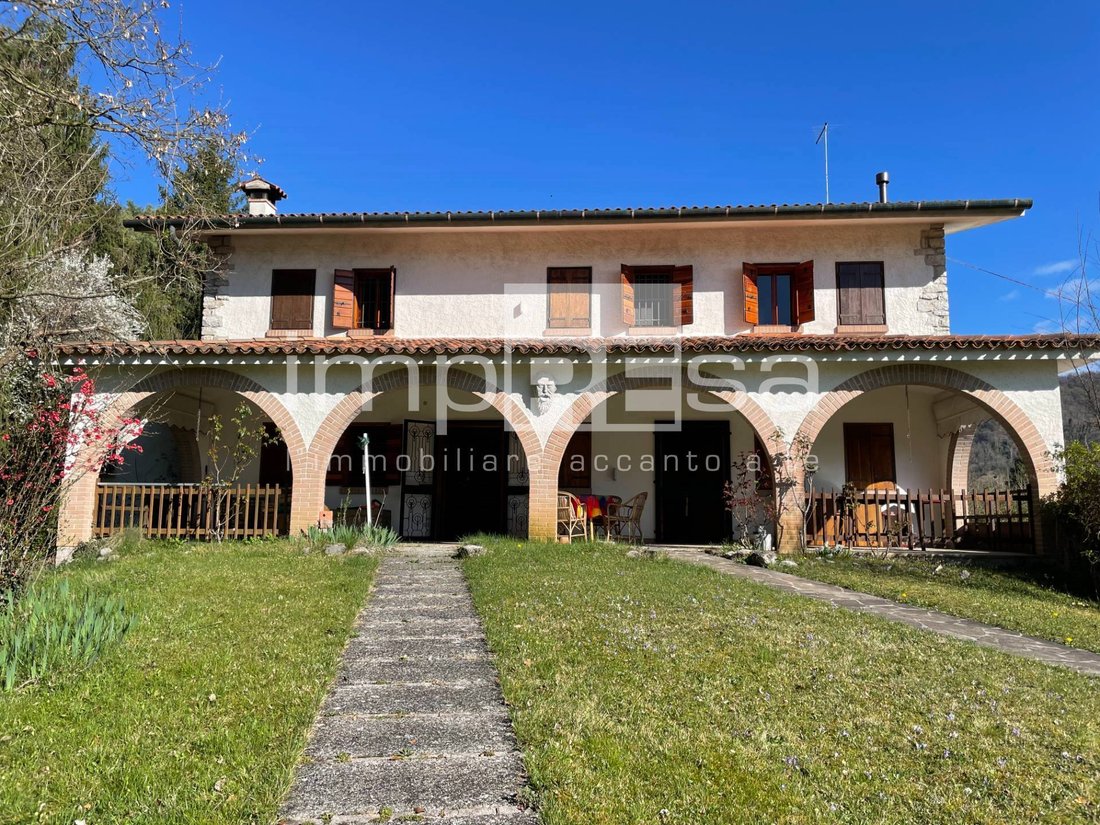 Villa in Soligo, Veneto, Italy 1 - 16847102