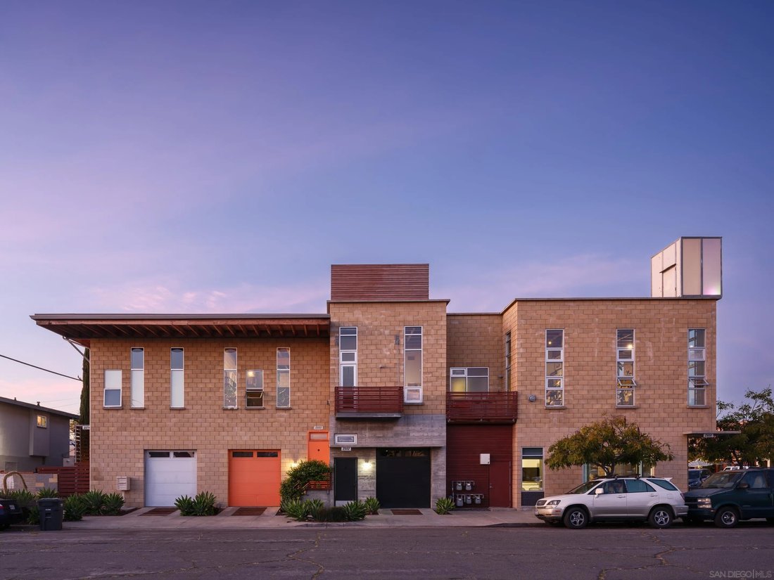San Diego, California, United States 1 - 17487359