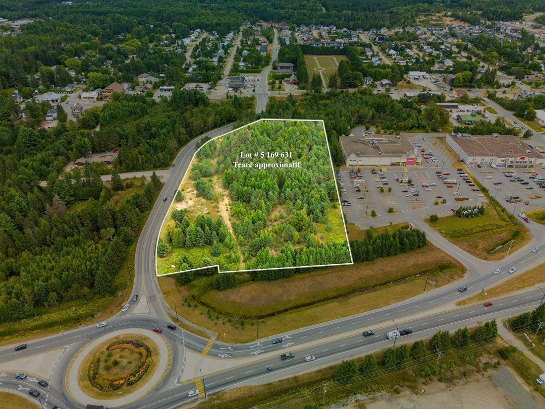 Land in Mont-Tremblant, Quebec, Canada 1 - 17488237