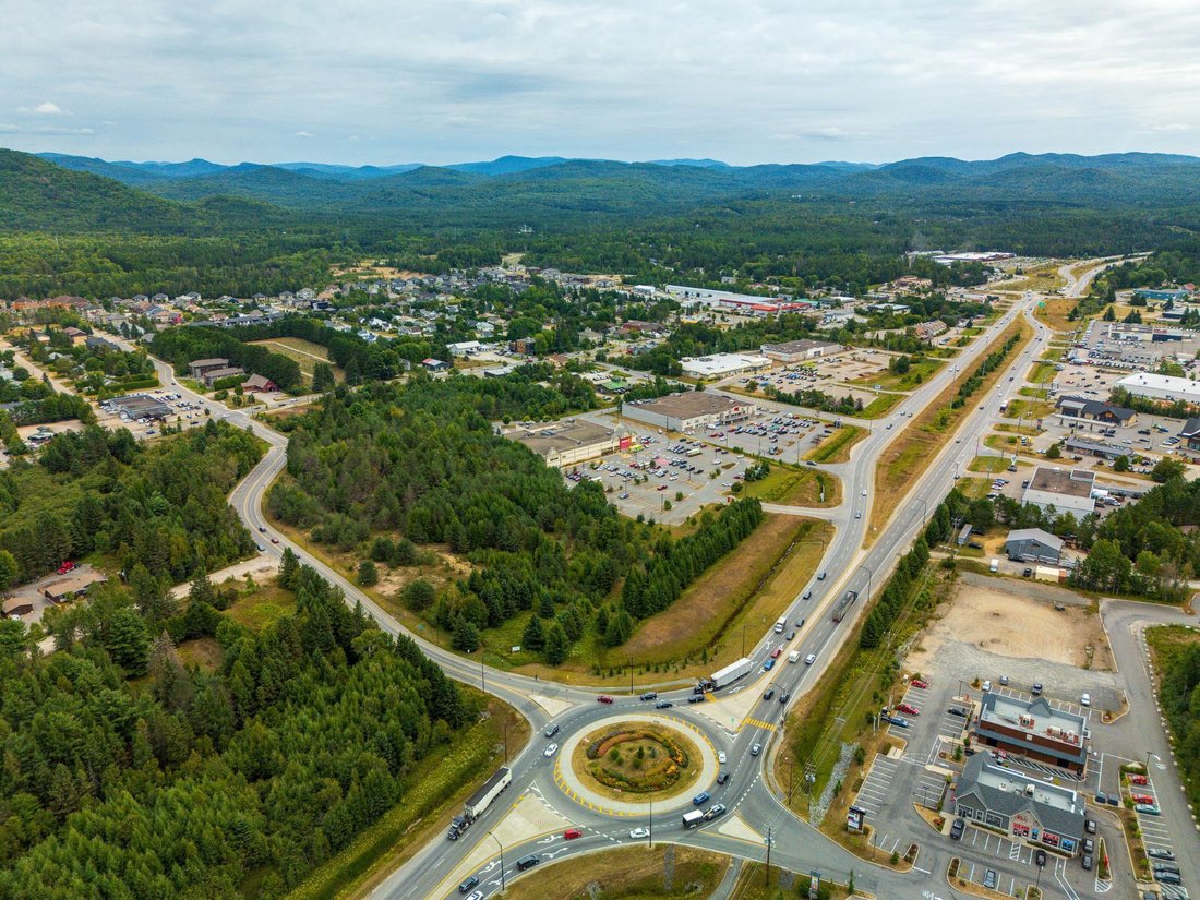 Land in Mont-Tremblant, Quebec, Canada 4 - 17488237