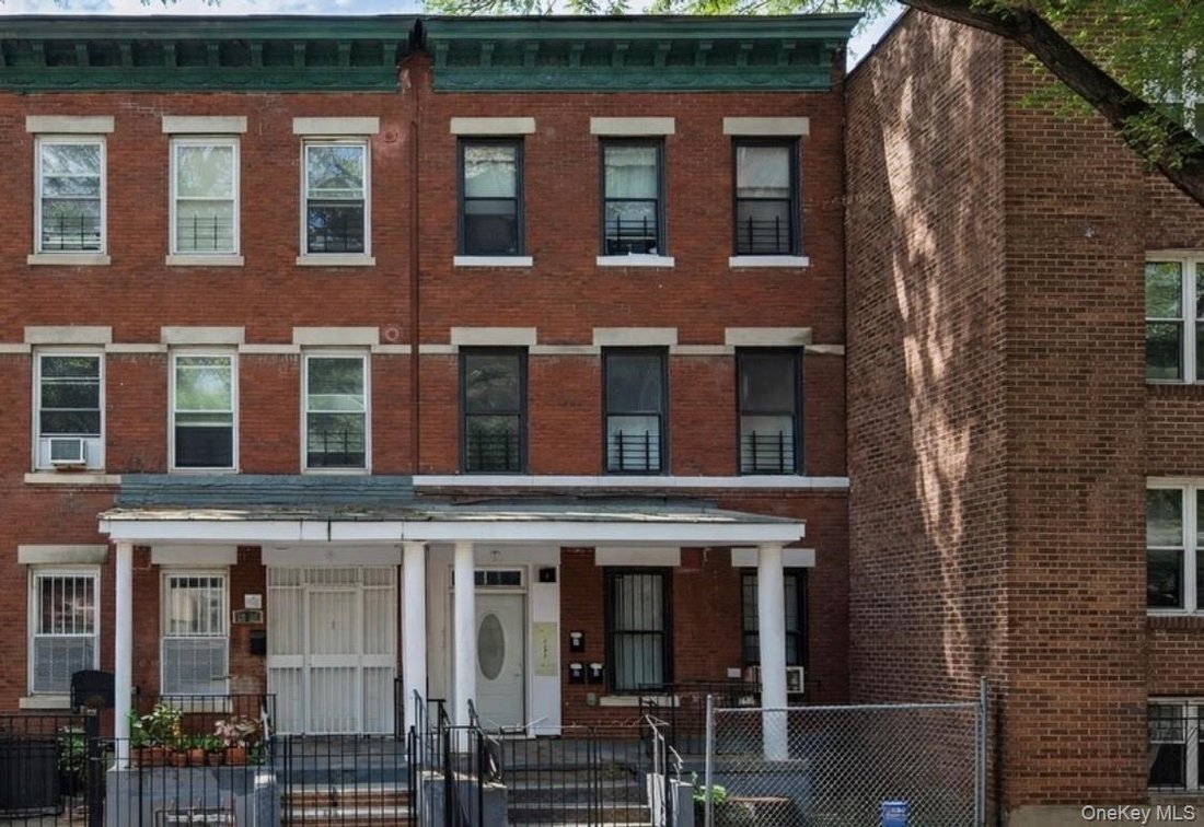 House in New York, New York, United States 1 - 17484531