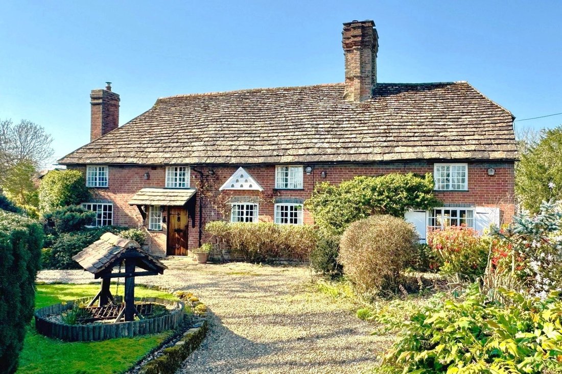 Haus in Wisborough Green, England 1 - 17484318