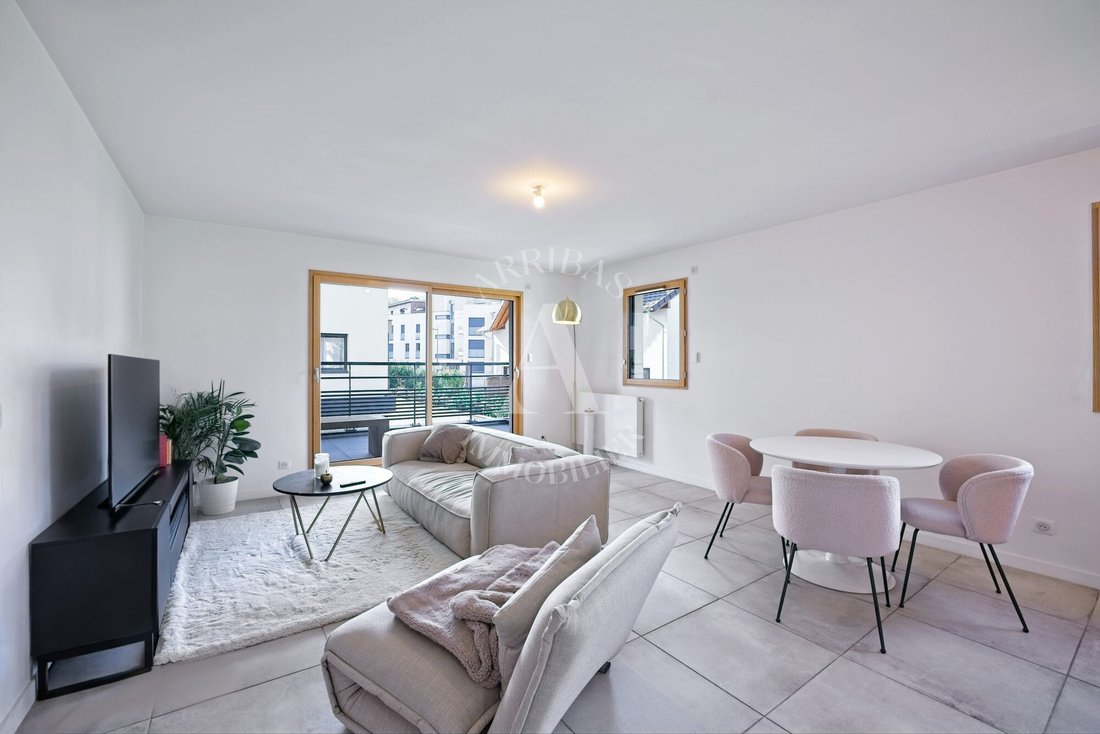 Apartment in Prévessin-Moëns, Auvergne-Rhône-Alpes, France 1 - 17489322