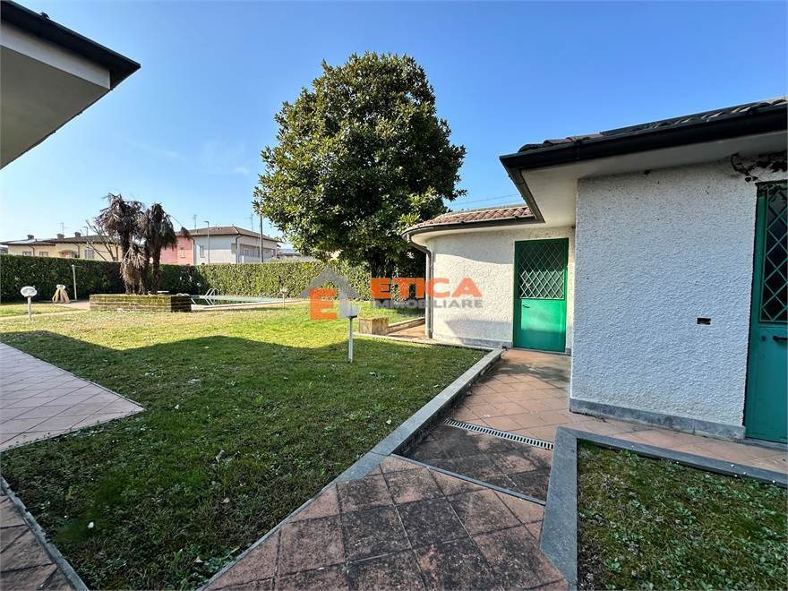 Villa in Rivolta d'Adda, Lombardy, Italy 2 - 17484623