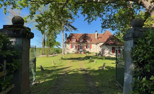 Casa di campagna a Pau, Nuova Aquitania, Francia 1