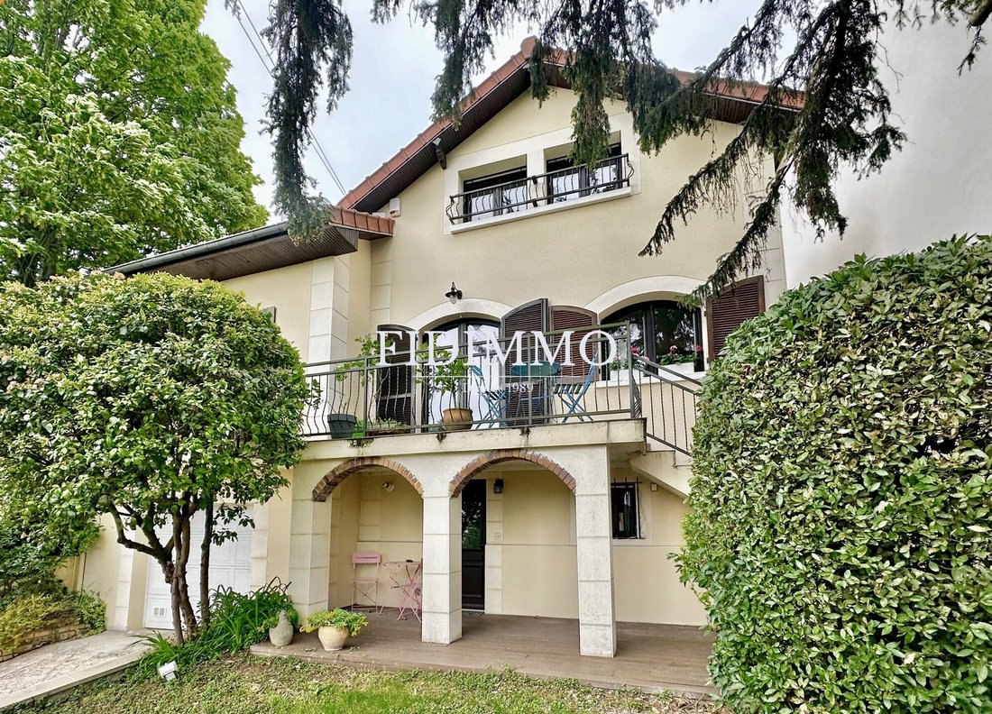 House in Chennevieres-sur-Marne, Ile-de-France, France 1 - 16314995