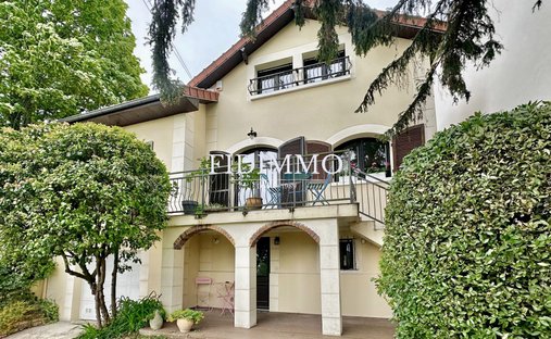 House in Chennevieres-sur-Marne, Ile-de-France, France 1