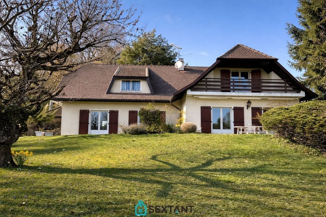 House in Divonne-les-Bains, Auvergne-Rhône-Alpes, France 1 - 17488530