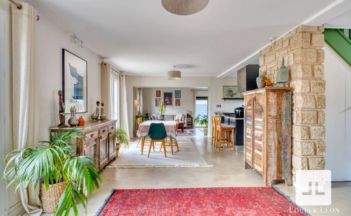House in Anse, Auvergne-Rhône-Alpes, France 1