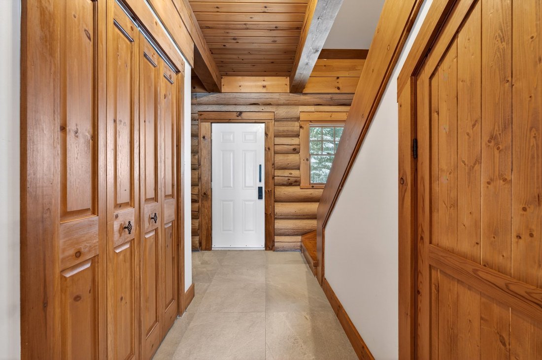 House in Mont-Tremblant, Quebec, Canada 5 - 17488235