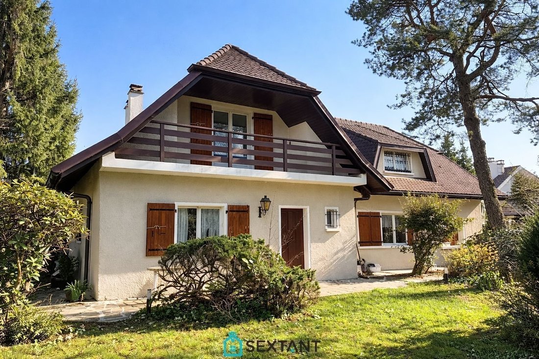 House in Divonne-les-Bains, Auvergne-Rhône-Alpes, France 2 - 17488530