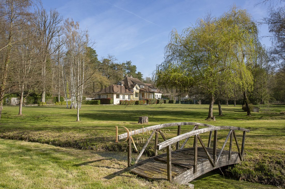 Castle in Les Bréviaires, Ile-de-France, France 5 - 17488388