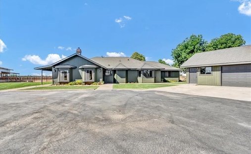 House in Visalia, California, United States 1