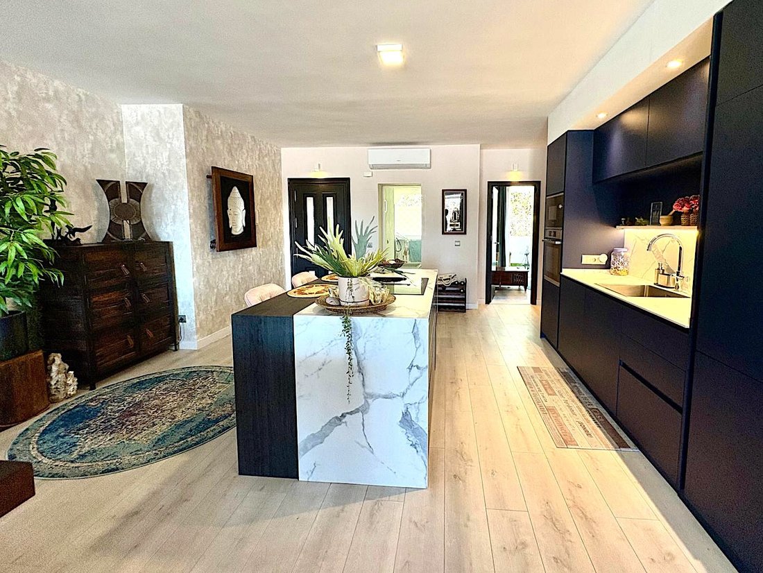 Apartment in Benahavis, Andalusia, Spain 1 - 17490068