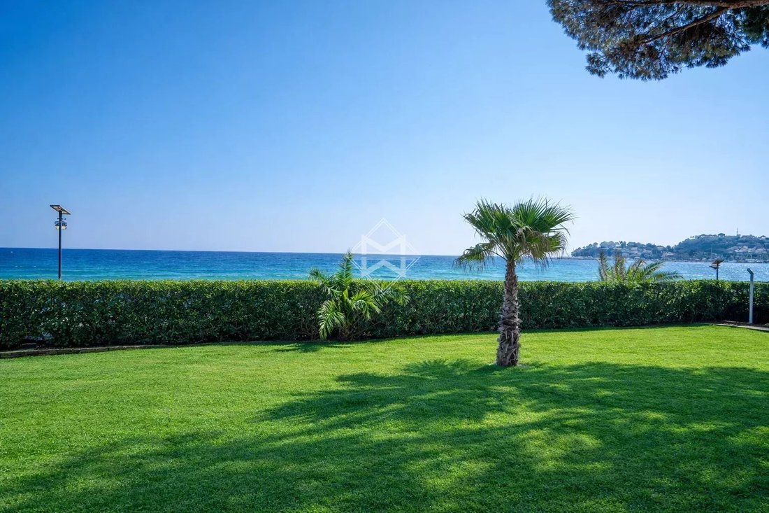 Apartment in Nord, Cavalaire-sur-Mer, France 3 - 17488424
