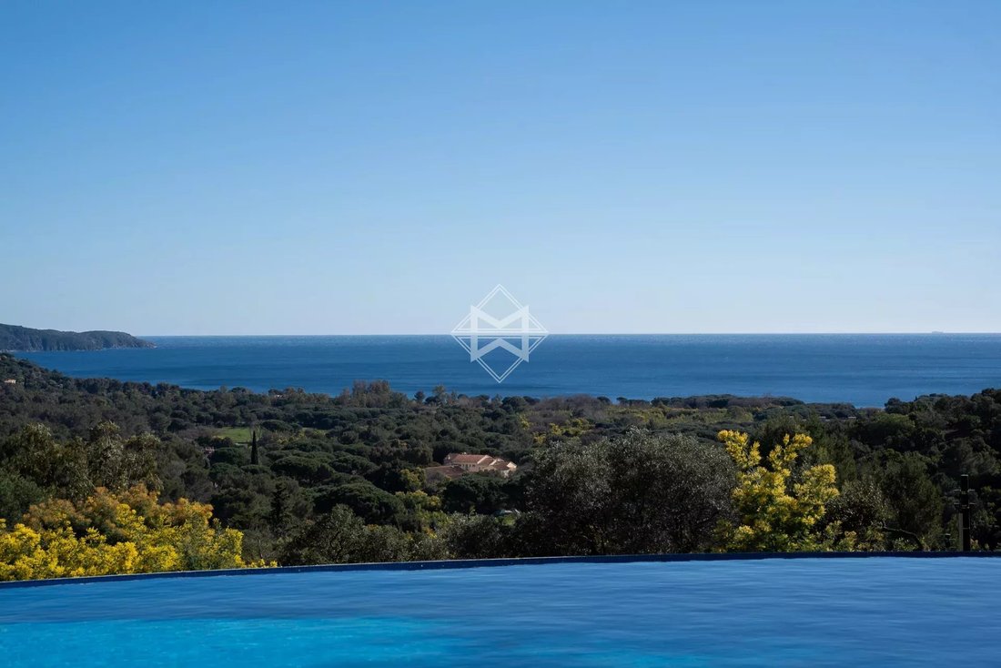 Villa in Nord, Cavalaire-sur-Mer, France 3 - 17488426