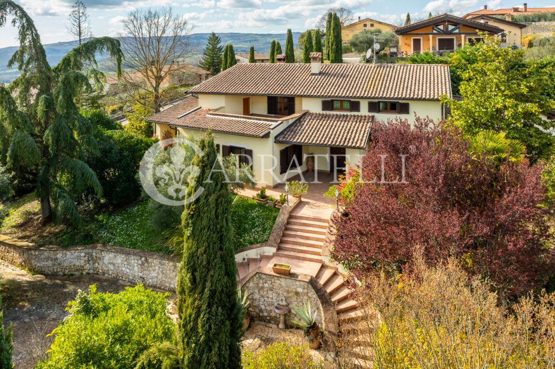 Villa in Todi, Umbria, Italy 1 - 17485696