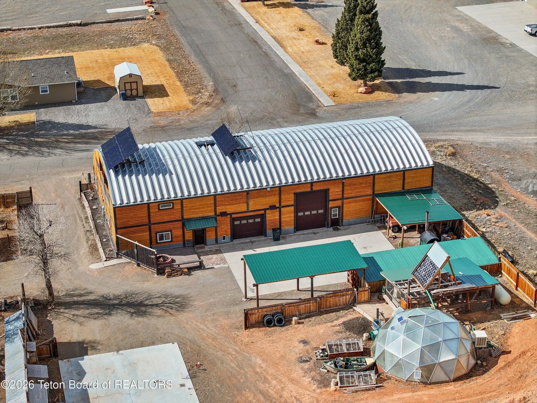 Dubois, Wyoming, United States 2 - 17488229