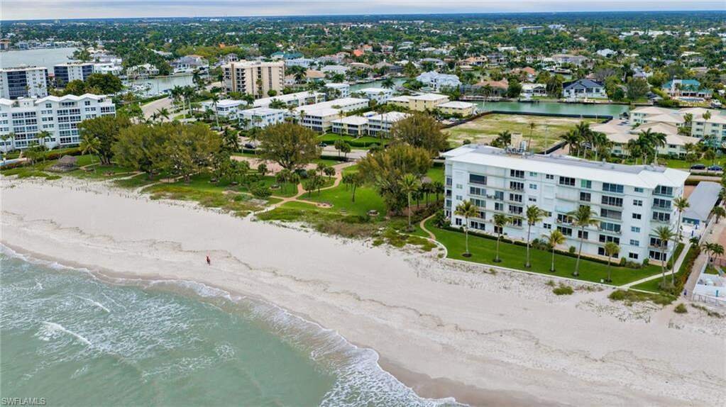House in Naples, Florida, United States 4 - 17489041
