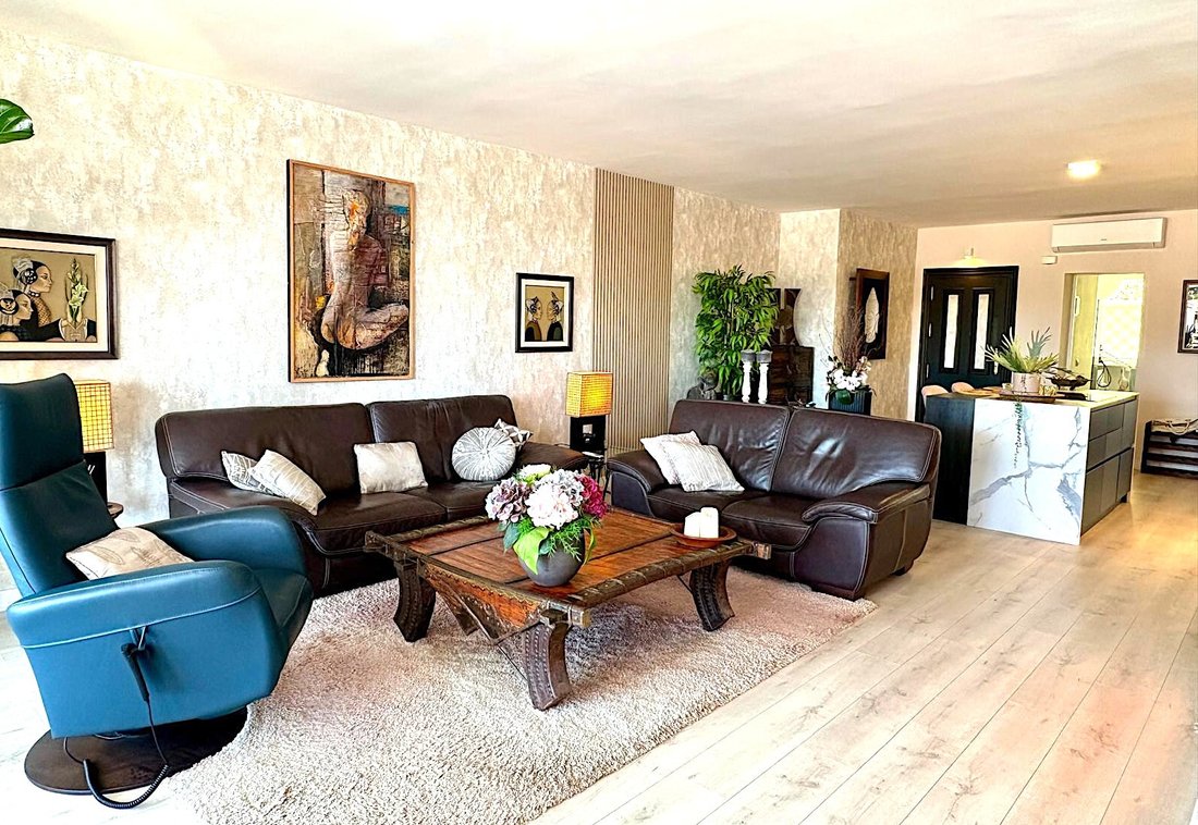 Apartment in Benahavis, Andalusia, Spain 2 - 17490068