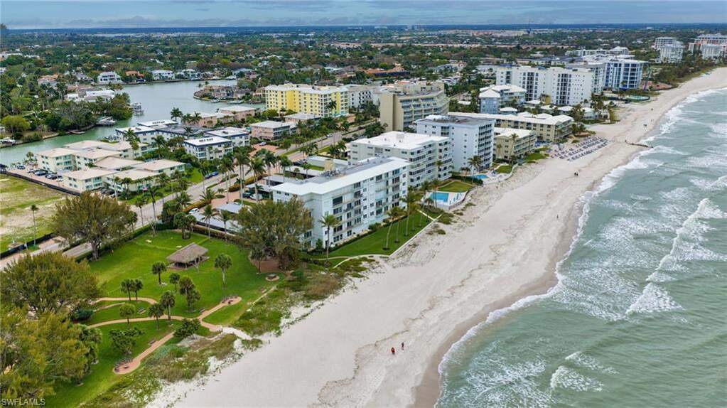 House in Naples, Florida, United States 3 - 17489041