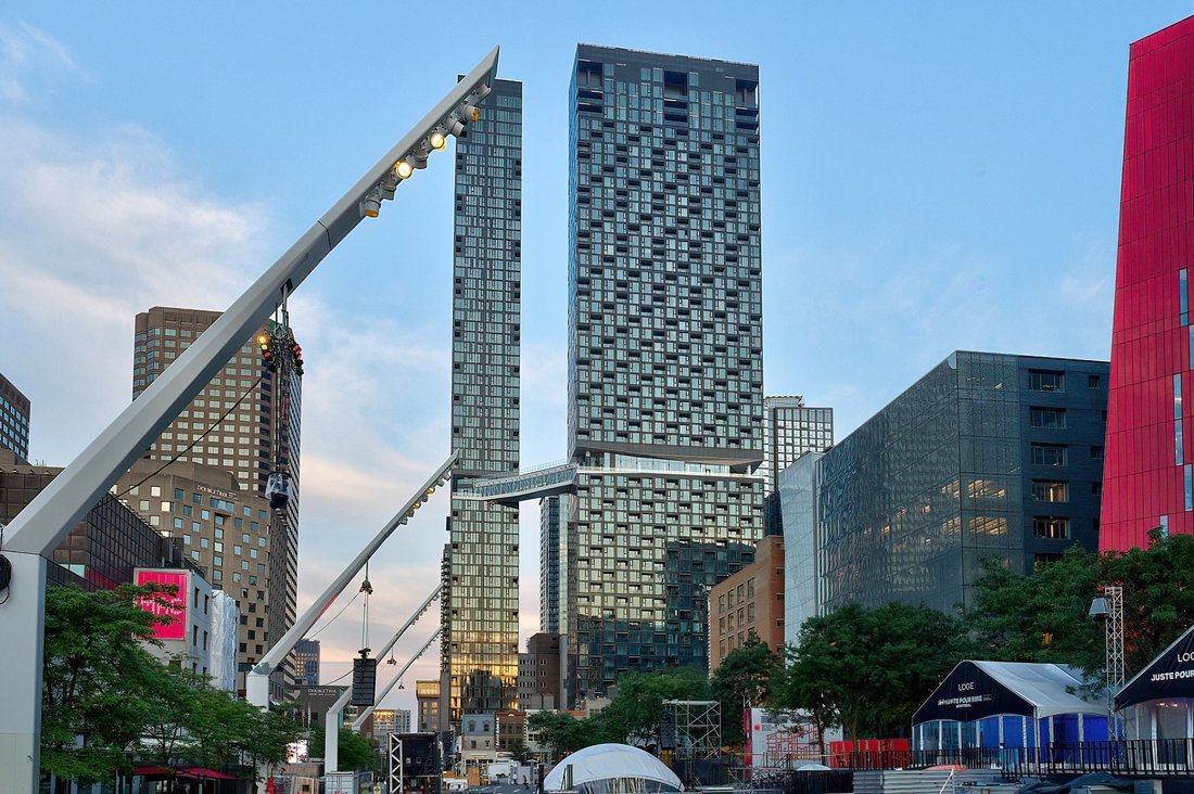 Condo in Montréal, Quebec, Canada 1 - 17488256