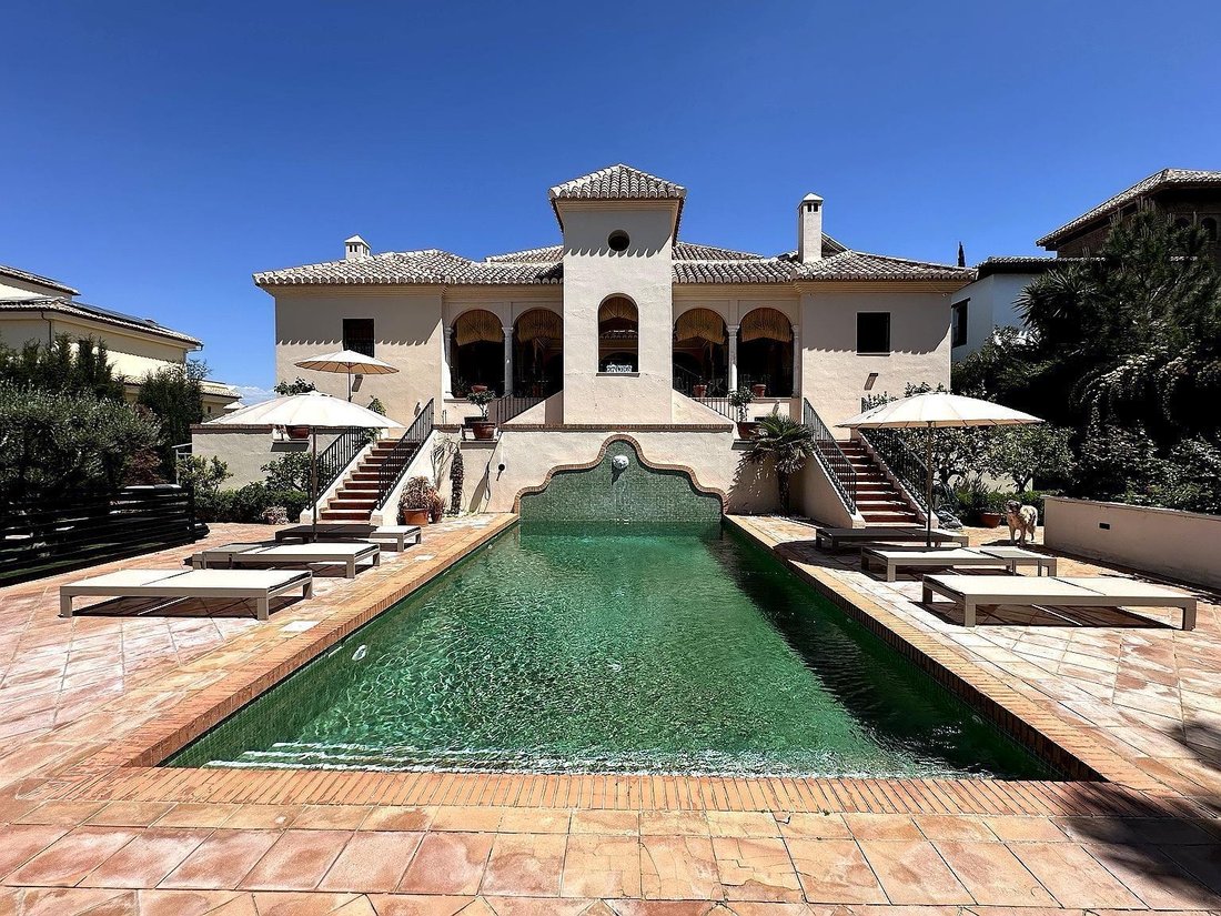 Villa in Otura, Villa de Otura, Andalusia 1 - 17490694