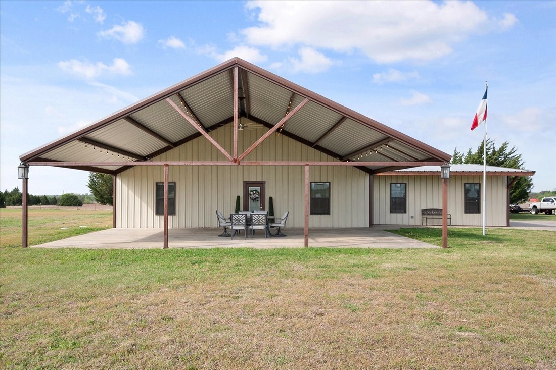 House in Waxahachie, Texas, United States 1 - 17490564