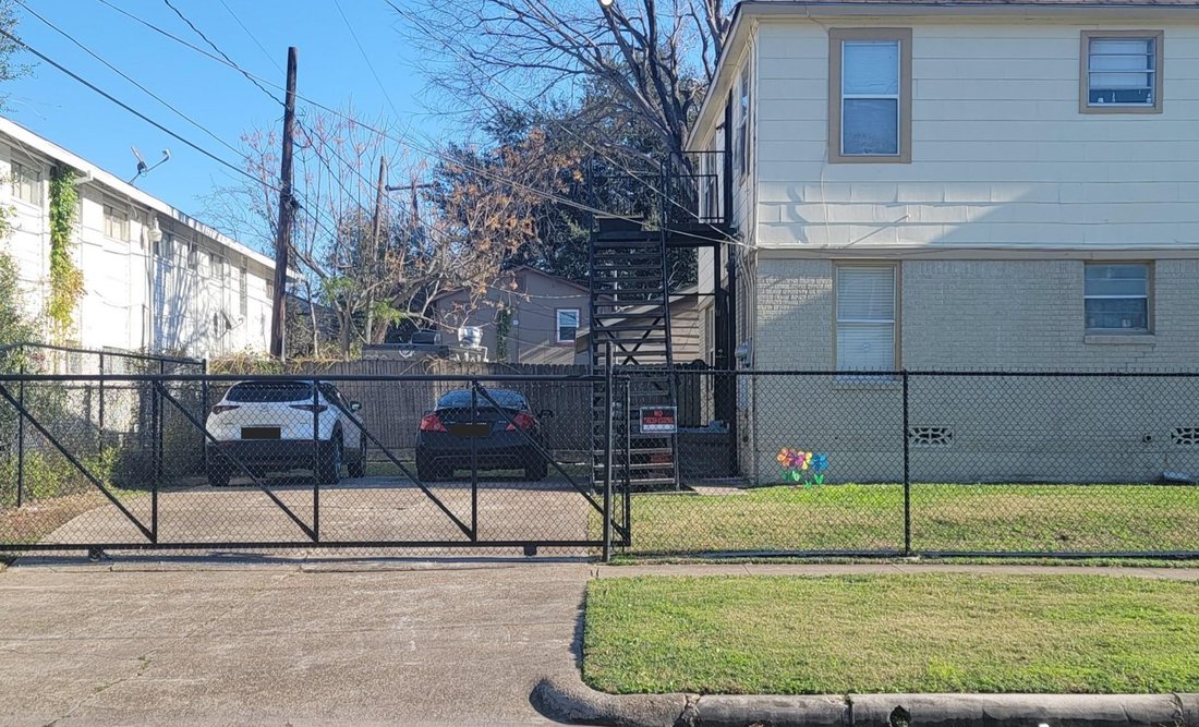 Houston, Texas, United States 3 - 17490938