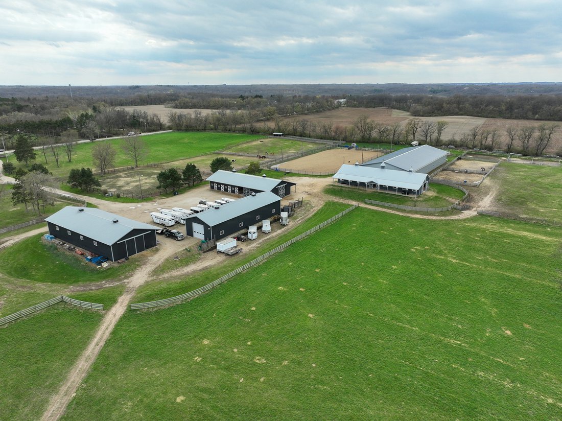 House in Bull Valley, Illinois, United States 5 - 17490815
