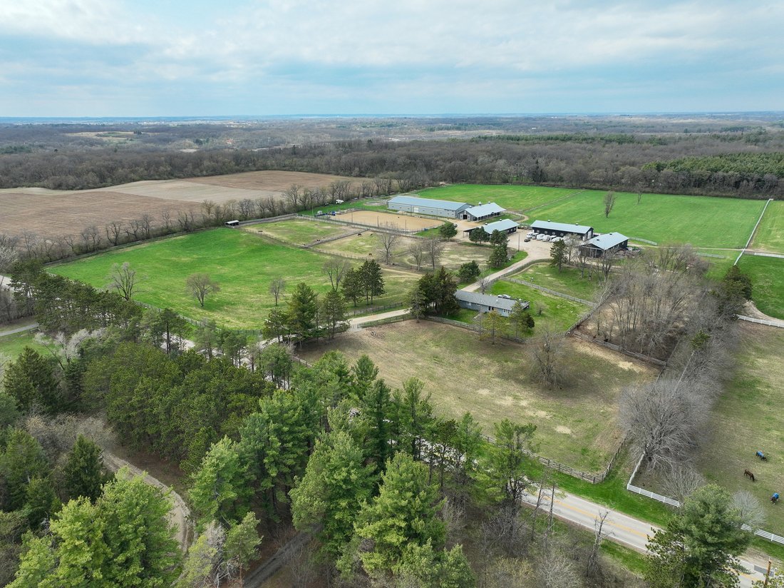 House in Bull Valley, Illinois, United States 2 - 17490815