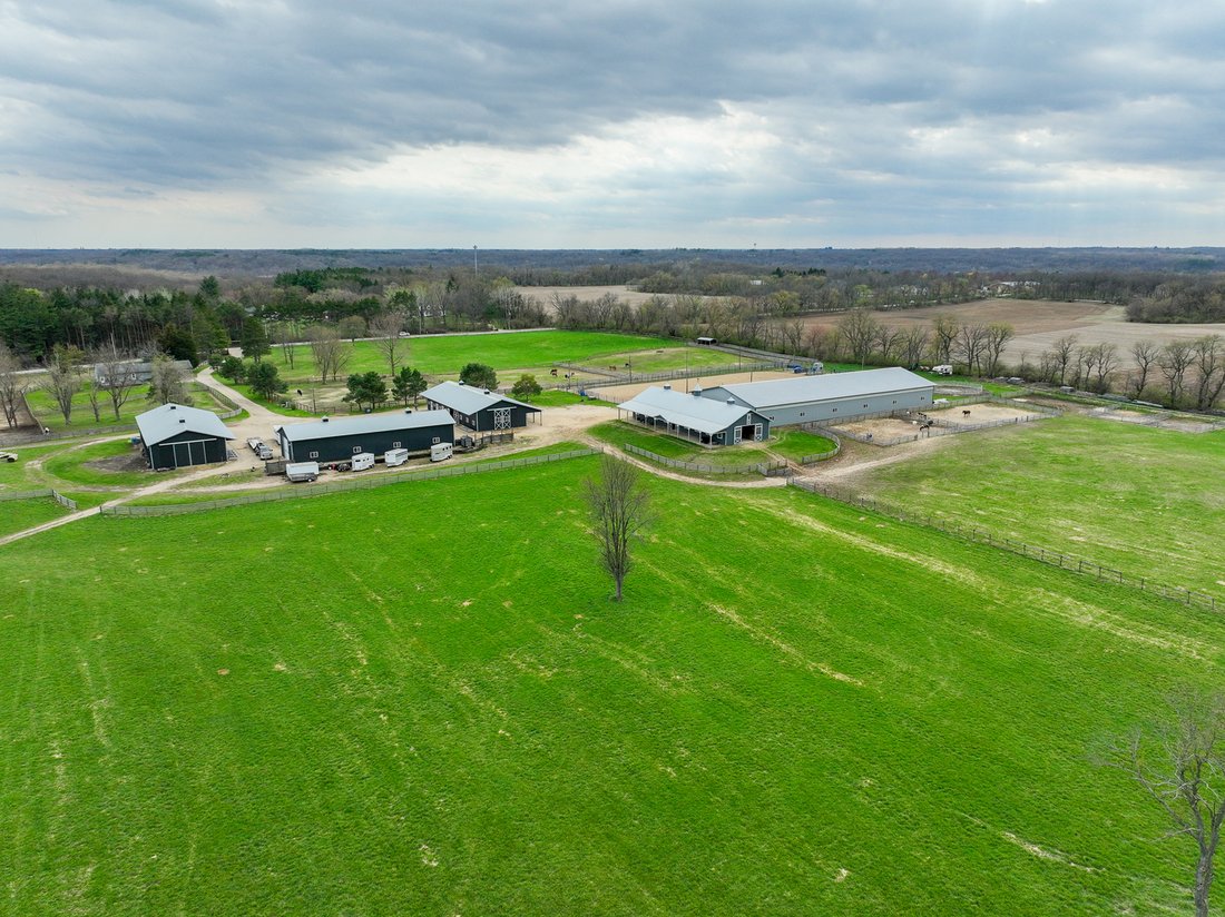 House in Bull Valley, Illinois, United States 3 - 17490815
