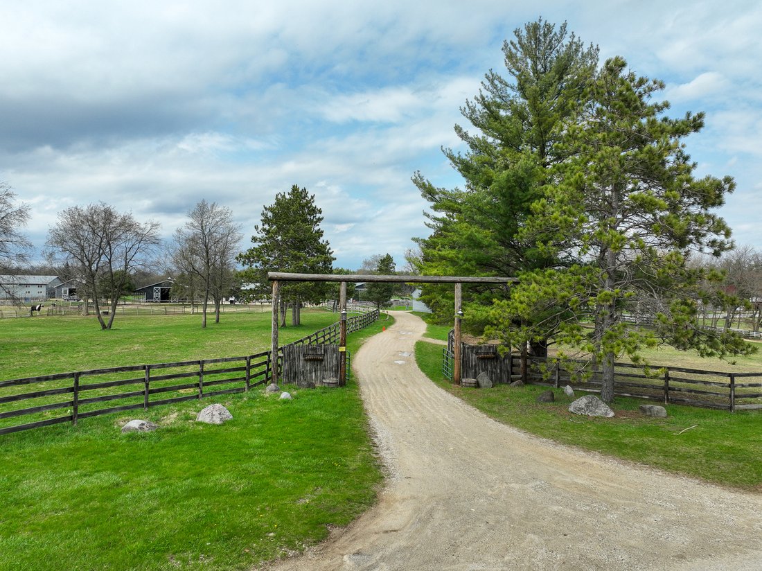 House in Bull Valley, Illinois, United States 1 - 17490815