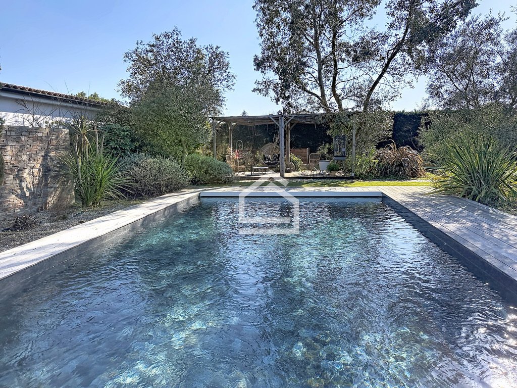 House in Saint-Medard-en-Jalles, Nouvelle-Aquitaine, France 5 - 17490878