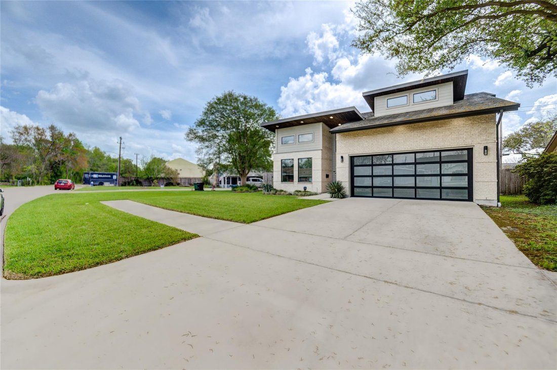 House in Houston, Texas, United States 3 - 17490944