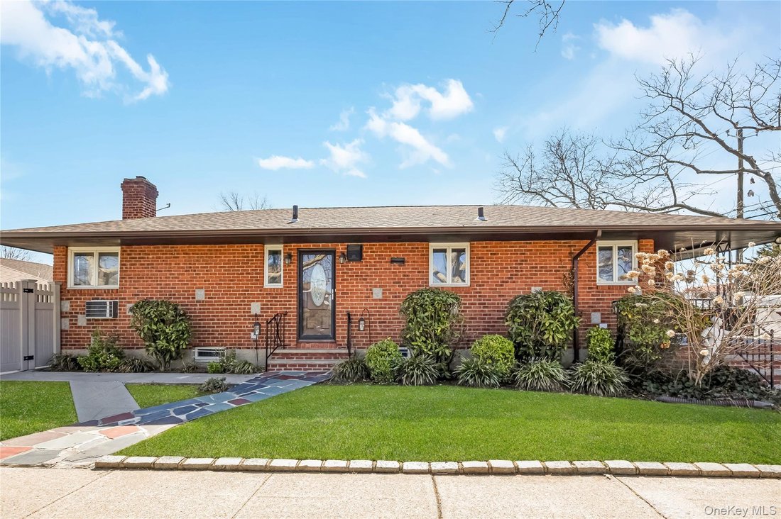 House in New York, New York, United States 5 - 17490594