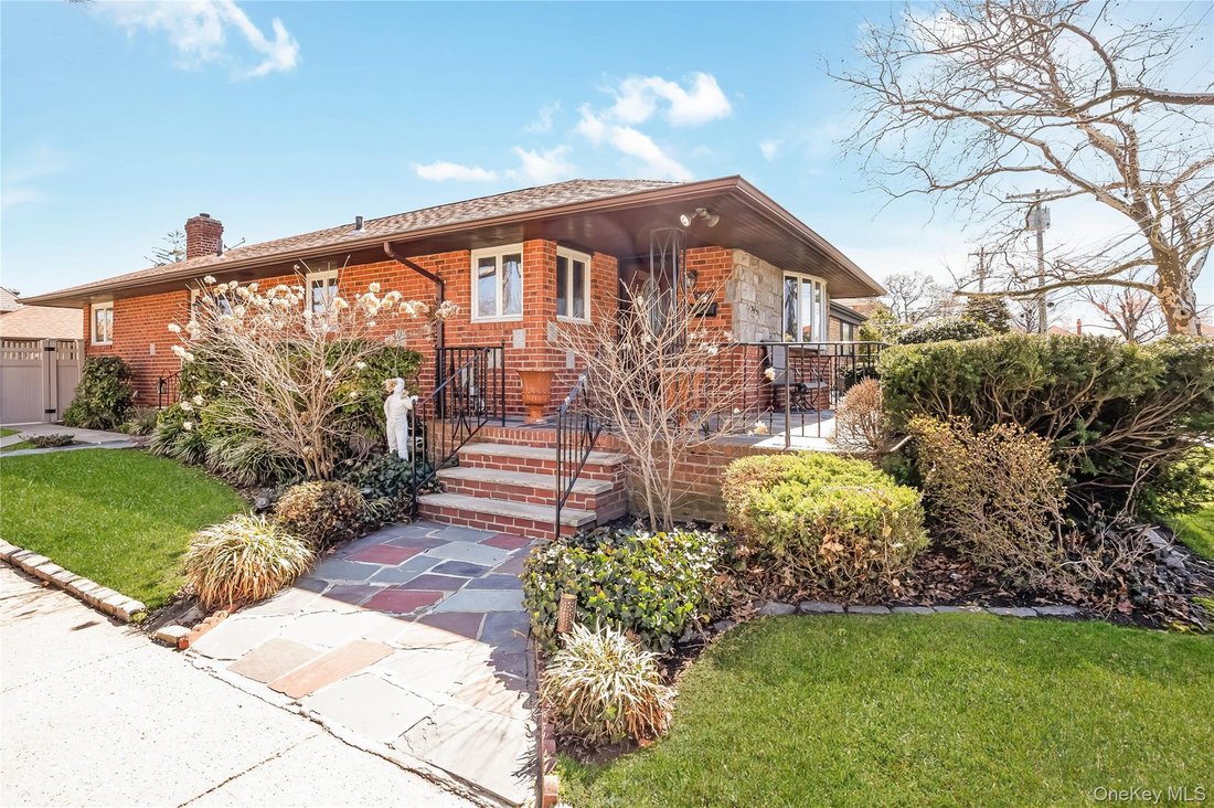 House in New York, New York, United States 1 - 17490594