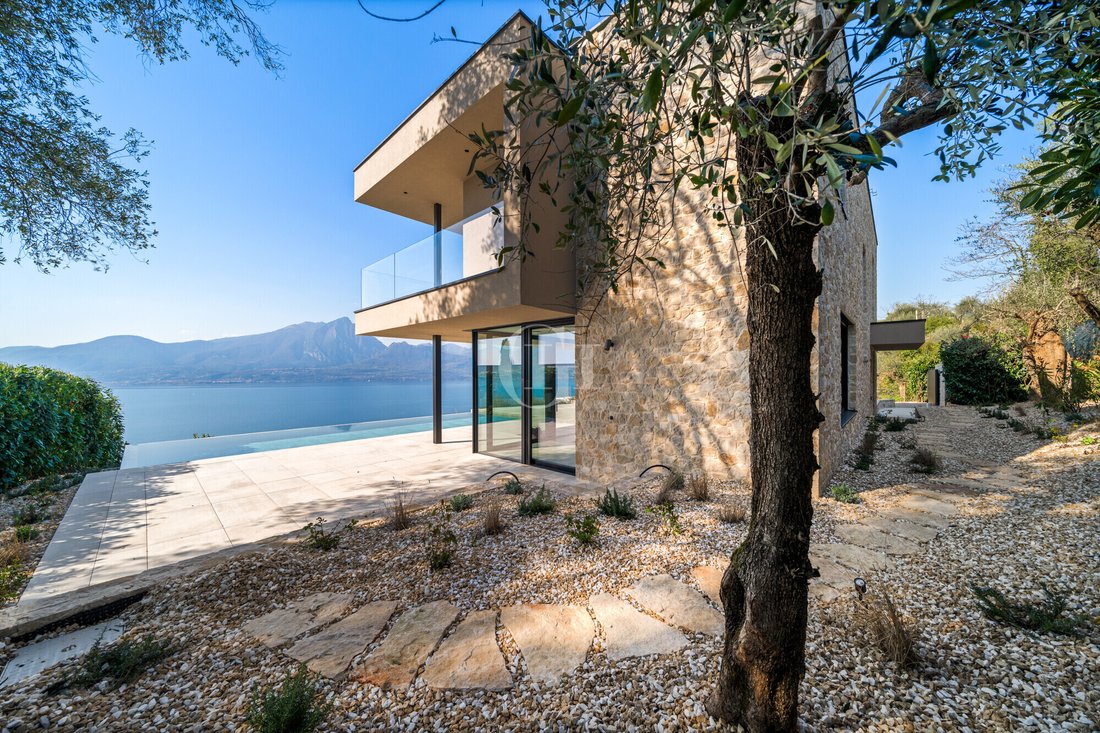 Villa in Torri del Benaco, Veneto, Italy 5 - 17490889