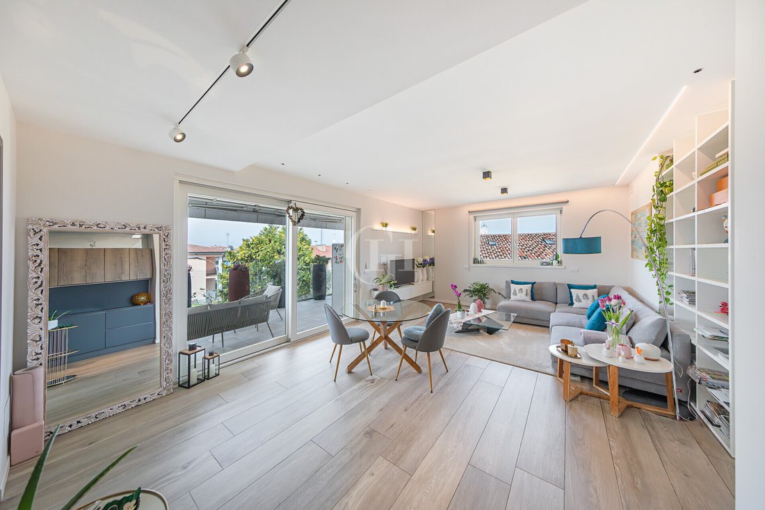 Penthouse in Rivoltella, Desenzano del Garda, Lombardy 3 - 17491011