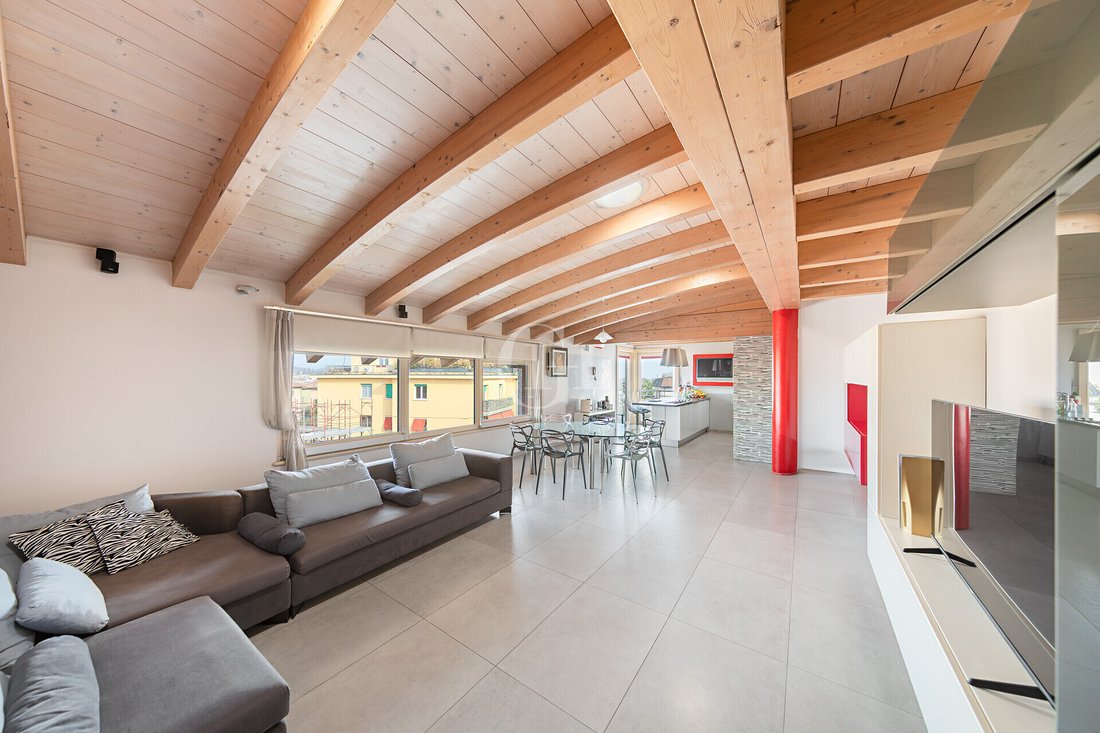 Penthouse in Desenzano Centro, Desenzano del Garda, Lombardy 2 - 17491056