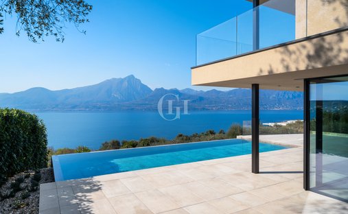 Villa in Torri del Benaco, Veneto, Italy 1